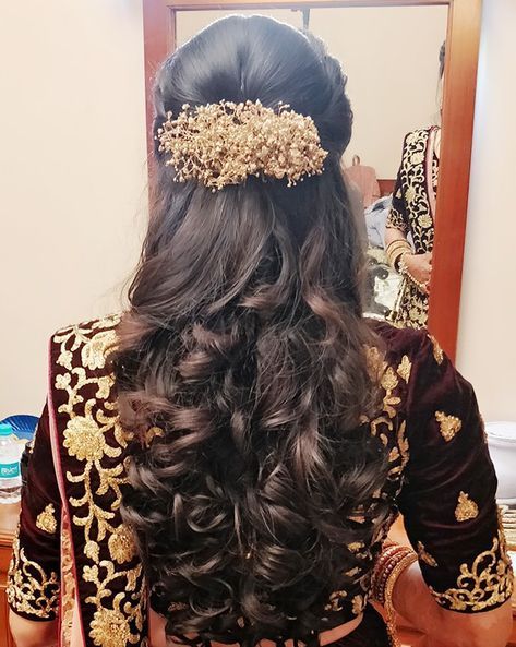 Loose Hairstyles For Reception, Reception Hair Do South Indian, Marriage Reception Hairstyles, Open Hair Design, Hairstyles For Reception Indian Saree, Reception Hairstyles For Long Hair, Hair Styles For Reception On Saree, Traditional Hair Styles For Marriage, Hairstyle For Wedding Reception