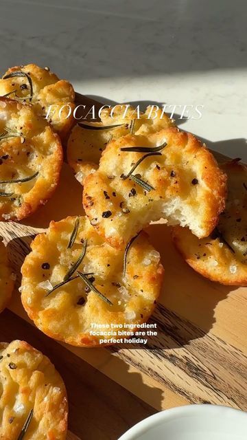 2 Ingredient Focaccia Bites, 2 Ingredient Focaccia Bread, Greek Yogurt Focaccia, Focaccia Bread Appetizers, Muffin Tin Focaccia, Mini Focaccia Bread, Focaccia Appetizer, Focaccia Bites, Focaccia Toppings