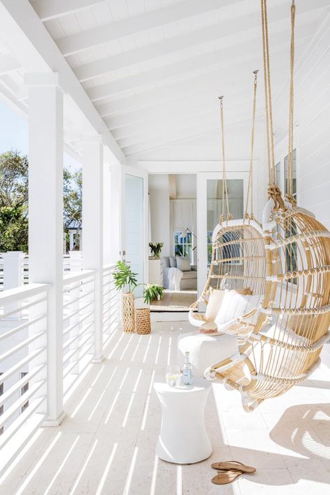 Laid-Back Sophistication in Designer's Passion Project - Florida Design Modern Coastal Interior Design, Beach Porch, Beach Home Interiors, Keys House, Birthday Instagram, Modern Coastal Home, Beach House Interior Design, Beach House Exterior, Coastal House