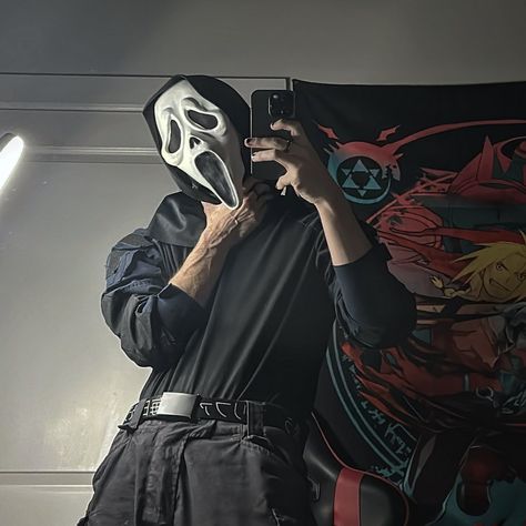 #maskedmen #ghost #maskmen #ghostmask #skimask Drawing Ideas Ghost Face, Masked Men Wallpaper, Ghostface Costume Guy, Hot Ghost Cod, Guy With Mask, Ghost Face Cosplay, Masked Men Aesthetic, Scream Cosplay, Ghostface Cosplay