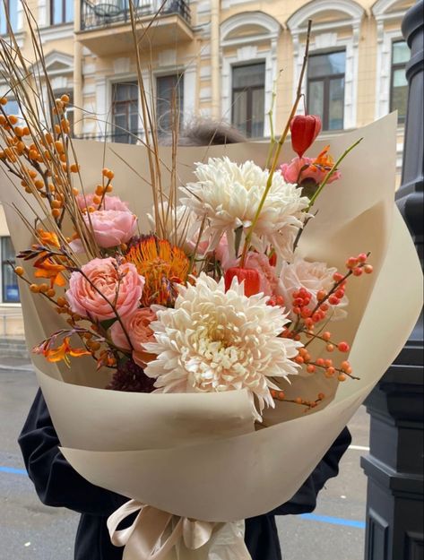 Branch Bouquet, Mixed Bouquet Aesthetic, Aesthetic Flower Bouquet Vintage, Flower Market Bouquet, Market Flowers Bouquet, Flower Bouquet Workshop, Mum Bouquet, Boquette Flowers, Flowers Bouquet Gift