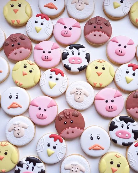 It was fun making these cute farm animal Mooi Biscuits for a birthday party Contact us via Whatsapp to enquire about this custom order. #mooibiscuitsbycandm #mooibiscuits #mooi #biscuits #sayitwithabiscuit #birthday #farmanimals Farm Party Cookies, Farm Cookies 2nd Birthday, Farm Cookies Decorated, Farm Animal Cookies, Animal Biscuits, Farm Cookies, Royal Iced Cookies, Farm Themed Birthday Party, Shaped Cookies