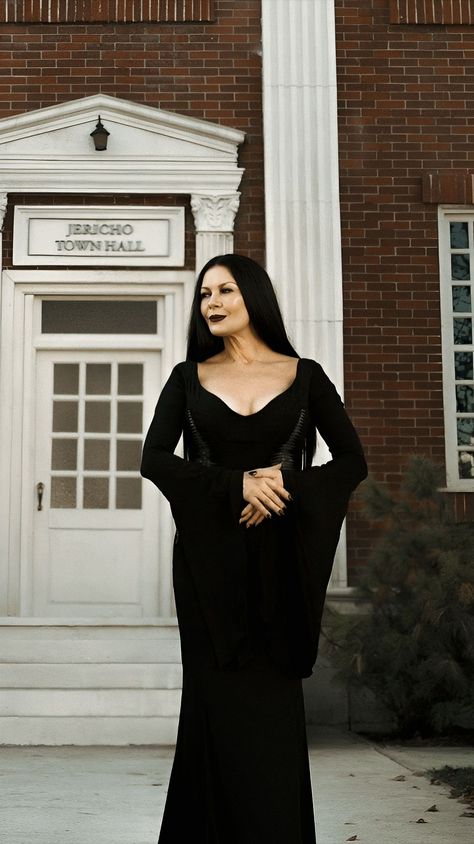 Wednesday Morticia Addams, Morticia Adams Outfits, Modern Morticia Addams Aesthetic, Morticia And Gomez Photoshoot, Morticia And Wednesday Addams Costume, Morticia Photoshoot, Gomez Costume, Morticia Addams Cosplay, Morticia Addams Wednesday