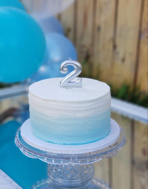 Light Blue Smash Cake, Blue And White Smash Cake, Blue And White Cake Birthdays, Blue Smash Cake, Blue Simple Cake, Bluey Smash Cake, Blue And White Cake, Light Blue Cake, 30th Birthday Cake For Women