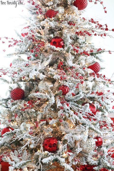 Decorated Flocked Christmas Tree Cardinal Christmas Tree Theme, Flocked Christmas Trees Decorated 2023, Flocked Tree, Flocked Christmas Tree, Red Christmas Decor, Flocked Trees, Flocked Christmas Trees Decorated, Christmas Picks, A White Christmas