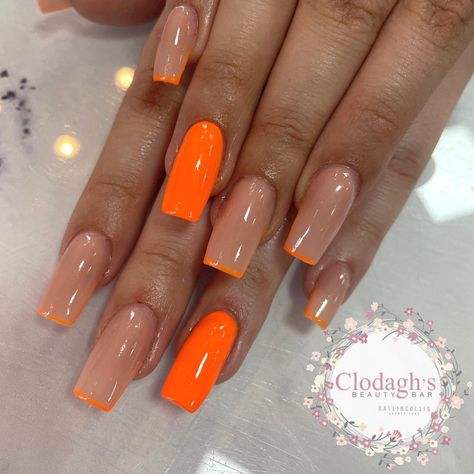 Orange On Orange Nails, Shorties Nails Orange, Orange Inspo Nails, Gel Nails Polish Ideas, Orange Nails Design Ideas, French Tip Vacation Nails, Orang Nail, Royal Blue And Orange Nails, Bright Orange Nail Designs