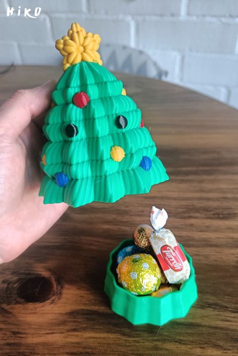 Christmas Tree - Christmas knitted container by Hiko 3D - MakerWorld 3d Printing Christmas Ideas, 3d Printing Christmas, 3d Printer Projects Free, 3d Printed Christmas, Christmas 3d Print, 3d Printing Christmas Ornaments, 3 D Printer Projects, 3d Printed Christmas Tree, Svg Christmas Tree 3d