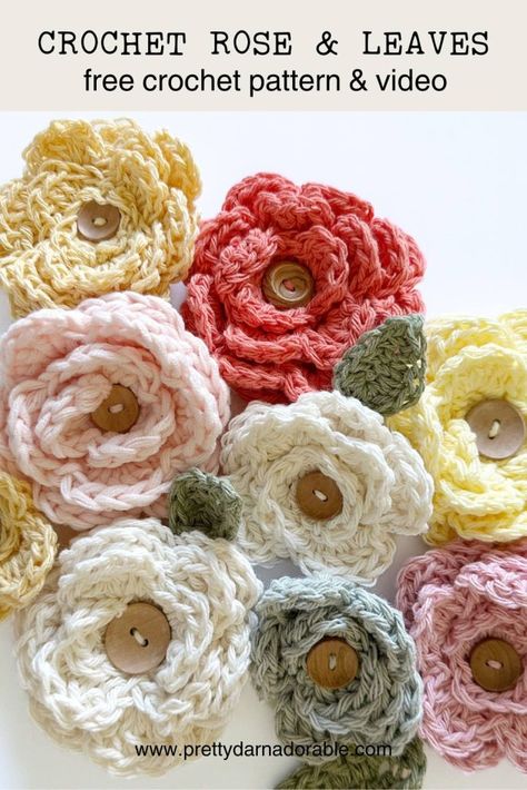 Use up all your scrap yarn making this beautiful crochet rose and leaves pattern to brighten up your everyday crochet projects. Be sure to click through for 15 amazing ways to use these crochet roses. Free Crochet Small Flower Patterns, Crochet Rose Applique, Large Crochet Flower Pattern Free, Croquet Flowers, Spring Crochet Projects, Crochet Roses Free Pattern, Free Crochet Rose Pattern, Creative Habits, Crochet Small Flower