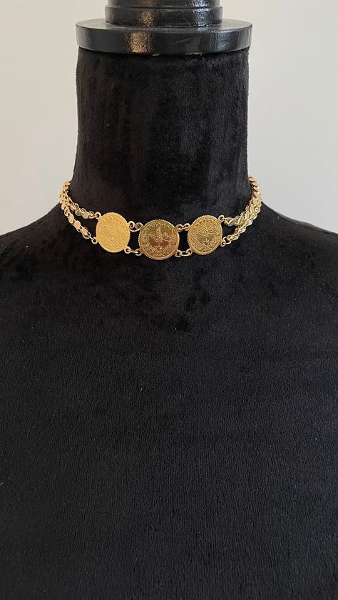 Gold Coin Jewelry, Middle Eastern Style, Kurdish Clothes, Middle Eastern Jewelry, Arabic Jewelry, Minimalist Accessories, Jewelry Minimalist, Dope Jewelry, Funky Jewelry