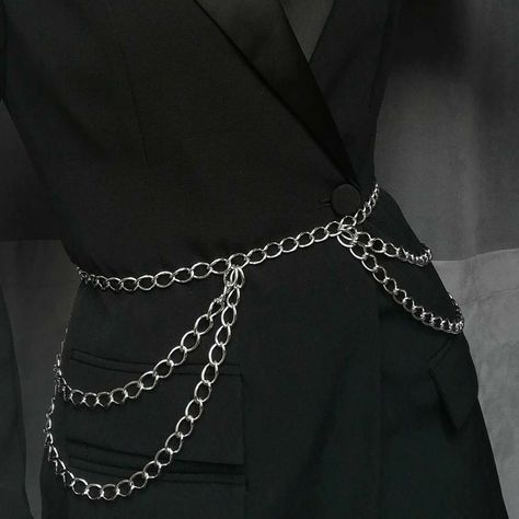 Chains For Clothes, Body Chain Ideas, Jean Chains Aesthetic, Body Chains Jewelry, Suit With Jewelry, Chain Jewelry Ideas, Chains Outfit, Body Chain Outfit, Chain Garter