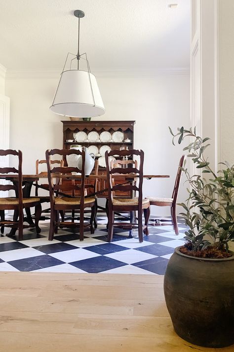 Loving the look of checkered tile floors for your home? This flooring creates a sophisticated and timeless look in this dining room design. Click here to learn more about tile floors and which type of flooring is best for your home design. Tiled Dining Room, Dining Room Flooring Ideas, Dining Room Flooring, Floor Dining Room, Checkered Tile, Types Of Flooring Materials, Popular Flooring, Floor Dining, Checkered Floor