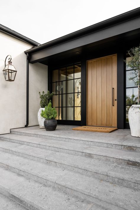 Modern Front Porches, Arsitektur Art Deco, التصميم الخارجي للمنزل, Casa Exterior, Front Entry Doors, Front Door Design, House Doors, Hus Inspiration, Main Door