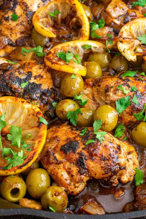 Moroccan Chicken Recipe, Steak Sauce Recipes, Chicken Shawarma Recipe, Chicken Tagine, Tagine Recipes, Moroccan Dishes, Moroccan Chicken, Chicken Steak, Sauce For Chicken