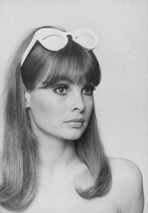 Colleen Corby, 60s Vibes, 60s Aesthetic, Andre Courreges, Jean Shrimpton, 70s Aesthetic, 얼굴 그리기, Swinging Sixties, 1960s Fashion