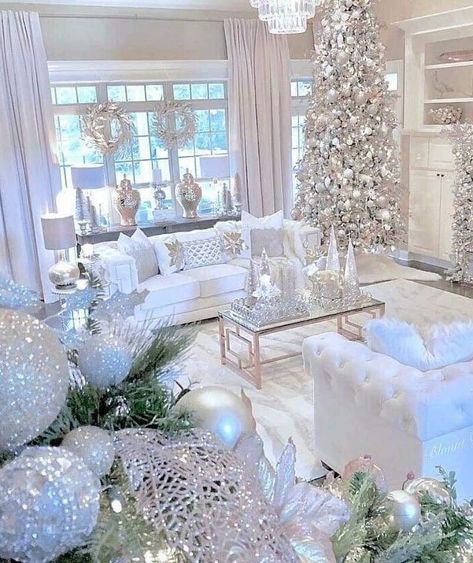 Aesthetic Bedroom Ideas, Elegant Christmas Decor, Elegant Christmas Trees, Christmas Themes Decorations, White Christmas Decor, Christmas Living Rooms, Christmas Room, White Rooms, Elegant Christmas