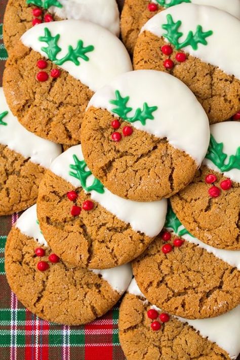 Dipped in white chocolate and decorated with candy melts, these are christmas cookies with cheer. Whoever decorated these White Chocolate Dipped Ginger Cookies deserves a round of applause! by Serenab12 Chewy Ginger Cookies, Easy Christmas Treats, Christmas Baking Recipes, Ginger Bread Cookies Recipe, Cocoa Cookies, Christmas Cookies Easy, Christmas Tree Cookies, Crinkle Cookies, Ginger Cookies