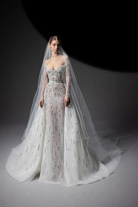 New Bridal Fashion Dress Trends for 2024 Weddingsq Zuhair Murad Bridal, Dress For Bride, Bride Elegant, Fit And Flare Wedding Dress, Dream Wedding Ideas Dresses, Wedding Dresses Beaded, Wedding Dress Fabrics, Classic Wedding Dress, Evening Dress Fashion