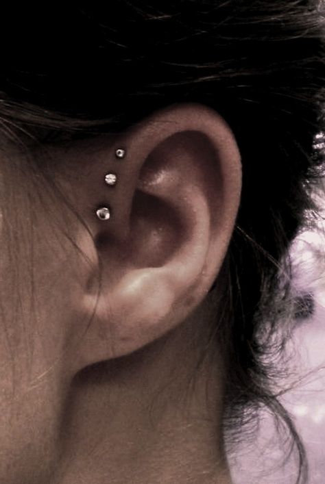 Ušný Piercing, Different Ear Piercings, Ear Peircings, Jewelry 2022, Types Of Ear Piercings, Mermaid Leggings, Helix Piercings, Look Grunge, Forward Helix Piercing