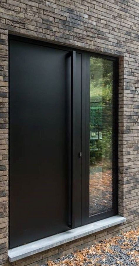 Country Farmhouse Exterior, Exterior Door Styles, Modern Entrance Door, Metal Front Door, Black Front Doors, Modern Entrance, Modern Front Door, Entrance Door Design, Door Gate Design