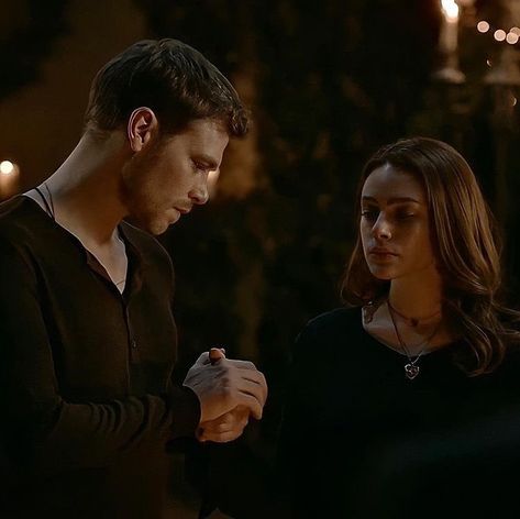 Klaus Mikaelson With Hope, Hayley Klaus And Hope, Klaus And Hope Mikaelson, Klope Tvd, Klayley Icons, Klaus Mikaelson And Hope, Klaus Hayley And Hope, Klaus And Hope, Hayley And Klaus