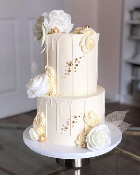 Amelia’s Cakes’s Instagram photo: “You guys love this design, I love it more as a two tier 🤍 . . . . . . . . . . . . . . #elegantcake #oldhambaker #oldhamcakes…” White And Gold Wedding Cakes, Drip Wedding Cake, Sequin Wedding Cake, Gold And White Cake, Wedding Cake Simple Elegant, White And Gold Wedding Cake, 2 Tier Wedding Cakes, White And Gold Wedding, White Birthday Cakes