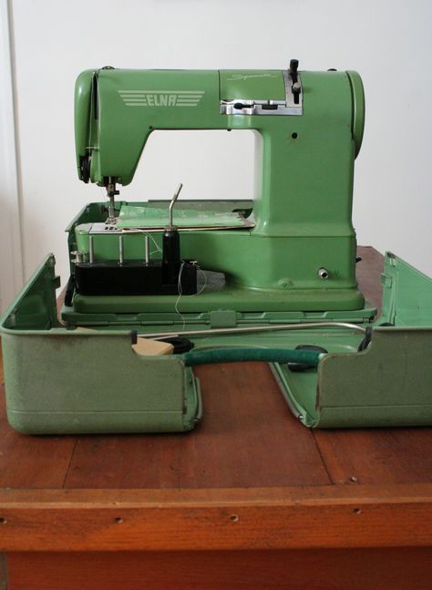 1952 – 1956 Elna Supermatic Elna 2 Cottagecore Sewing, Elna Sewing Machine, Couture Techniques, Sewing Machine Reviews, Old Sewing Machines, Vintage Sewing Machines, Extension Table, Clothing And Textile, Sewing Table