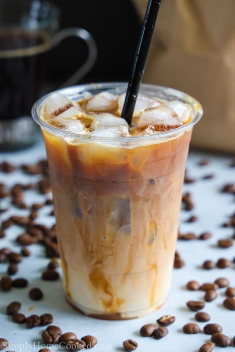 This Iced Caramel Macchiato is sweet and refreshing. If you're looking for an easy cold coffee for the summer, this recipe has got you covered. #macchiato #caramelmacchiato #icedcaramelmacchiato #icedcaramelmacchiatorecipe Iced Caramel Macchiato Recipe, Caramel Macchiato Recipe, Diy Caramel, Iced Caramel Macchiato, Macchiato Recipe, Ice Caramel Macchiato, Pumpkin Spiced Latte Recipe, Cold Coffee Recipes, Easy Coffee Recipes