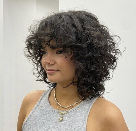 Curly Shag With Fringe, Layer Short Curly Hair, Shag Wavy Hair Short, Curly Hair With Layers Short, Short Round Haircut Curly, Short Hairstyle Women Curly Layered, Short Shaggy Haircuts Choppy Layers Shag Hairstyles Curly, Shaggy Curly Hair Round Face, Curly Hair Haircut Layers Short