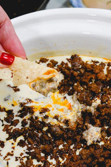 White Queso Dip With Chorizo, Chirozo Queso Dip, Queso Blanco Dip With Meat, Queso Fundido Crockpot, Crock Pot Chorizo Queso Dip, Chorizo Queso Dip Velveeta, Crockpot Chorizo Queso Dip, Queso Fundido With Chorizo Crockpot, Chorizo Queso Dip Crockpot