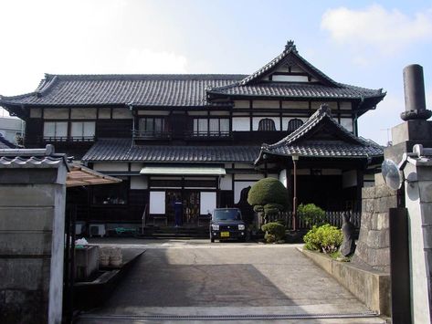 Traditional Japanese House Layout, Traditional Japanese Mansion, Japanese Style House Plans, Traditional Japanese House Exterior, Traditional Japanese House Plans, Japanese House Exterior, Japanese Mansion, Kyoto House, Japanese Exterior