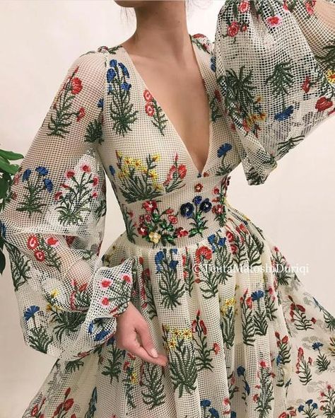 A Designer Makes Dresses That Are So Gorgeous Any Woman Might Want to Sell Her Soul for One of Them Sukienki Maksi, Gaun Koktail, Teuta Matoshi, 파티 드레스, Net Dress, Womens Prom Dresses, فستان سهرة, Winter Trends, Mode Inspiration