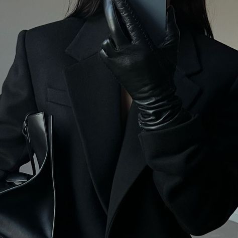 S T U D I O R. on Instagram: "🖤 #studioR" Black Leather Gloves Outfit, Dark Fitness Aesthetic, Black Leather Aesthetic, Gloves Black Aesthetic, Black Gloves Aesthetic, Elaborate Outfits, Glove Outfits, Long Black Satin Gloves, Coffin Cake