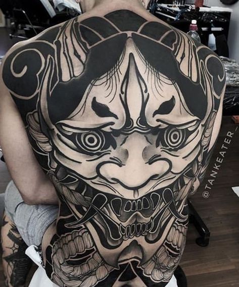 A tattoo on the back for men is pride. But before you put them on, learn the meaning and see the best designs in our article. Back Piece Tattoo Men, Hannya Maske Tattoo, Back Tattoos For Men, Hannya Maske, Japanese Back Tattoo, Oni Tattoo, Backpiece Tattoo, Hannya Mask Tattoo, Japanese Motifs