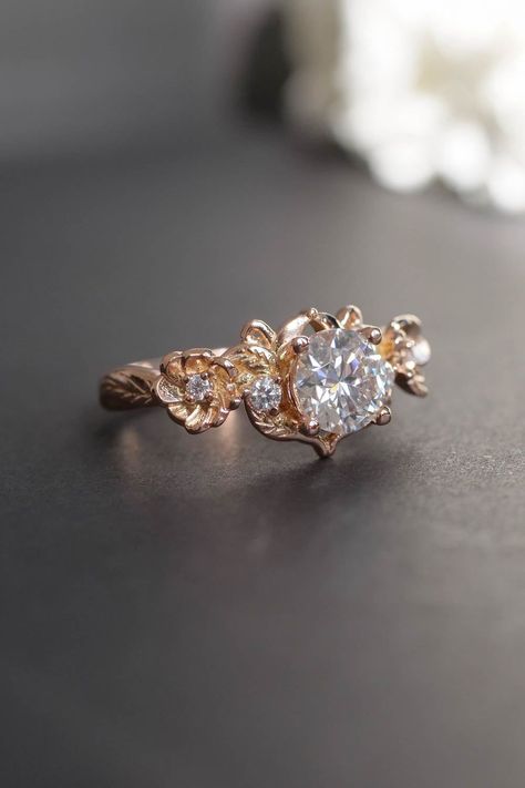 Diamond Rose Ring, Cheap But Beautiful Engagement Rings, Wildflower Engagement Ring, Floral Style Engagement Ring, Pretty Engagement Rings Unique, Romantic Engagement Rings, Gold Floral Engagement Ring, Flower Ring Engagement, Gold Flower Engagement Ring