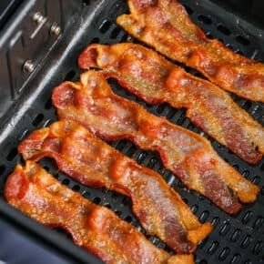 Air Fryer Bacon - Spend With Pennies Air Fry Bacon, Air Fryer Bacon, Bacon In The Oven, Air Fryer Oven Recipes, Air Fry Recipes, Cooking Bacon, Best Air Fryers, Air Fryer Dinner Recipes, Air Fryer Recipes Easy