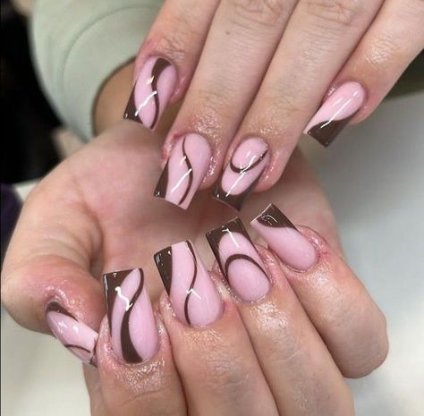 There's a new beauty trend taking over Instagram and it's absolutely stunning. Say hello to "quartz nails". Simple Nail Designs White And Pink, Brown Pink Nails Design, Square Acrylic Nails Autumn, Brown N Pink Nails, Pink And Brown Nails Short, Pink And Brown Nail Ideas, Fall Nails Ideas Autumn Short Square, Pink And Brown Nails Acrylic, Autumn Nails Acrylic Short Square