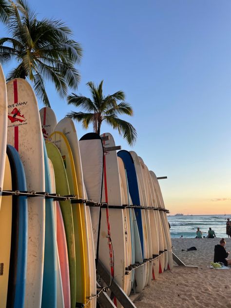 Hawaii Trip Planning, Surfing Aesthetic, Hawaii Aesthetic, Surf Aesthetic, Summer To Do List, Waikiki Hawaii, Beachy Aesthetic, Hawaii Surf, Summer Surf