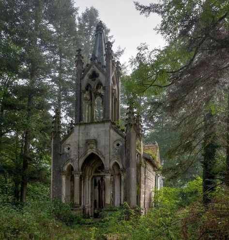 Abandoned Castles, Abandoned Churches, Deserted Places, Desert Places, Church Aesthetic, St Nicholas Church, Abandoned Church, Bg Design, Gothic Church