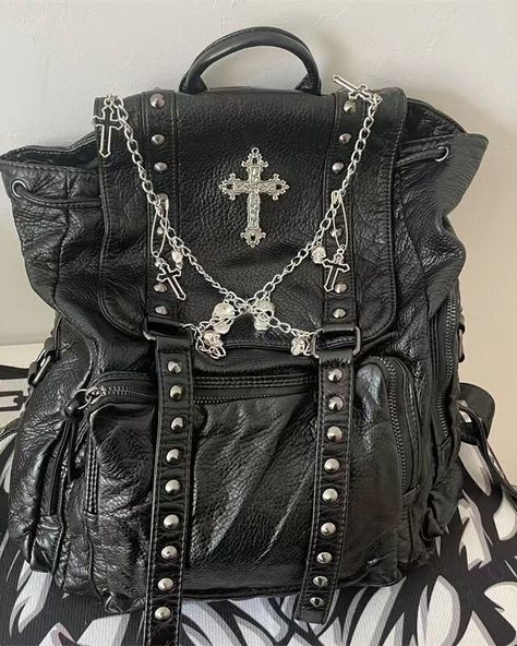 Goth Y2k Black Punk Rivet Backpack Embrace edgy style with our Goth Y2k Black Punk Rivet Backpack. Featuring bold rivet details and a sleek black design, this backpack is perfect for any punk-inspired outfit. Available now at gothickawaii.com with worldwide shipping! 💜 Shop Link: gothickawaii.com 💜 Item Link: https://gothickawaii.com/products/Goth-Y2k-Black-Punk-Rivet-Backpack-p573288265 Gothic Backpacks, Skeleton Fashion, Pinterest Pretty, Gothic Kawaii, Y2k Girls, Aesthetic Backpack, Backpacks For Women, Summer Styling, Goth Y2k