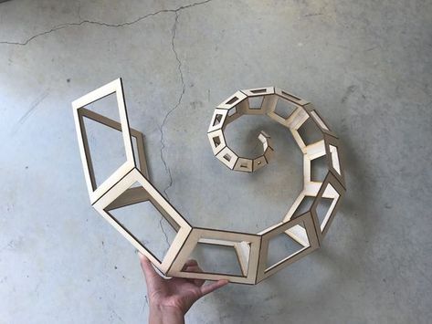 Kinetic Structure, Kinetic Wall Art, Kinetic Design, Quadrilateral Shapes, Kinetic Architecture, Kinetic Art Sculpture, Useful Projects, Spiral Art, Wind Sculptures