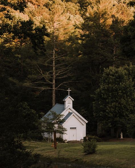 Hymn Aesthetic, Christian Country Aesthetic, Old Church Aesthetic, Casey Core, Abbie Core, Christianity Aesthetic, Casey Johnson, Worship Aesthetic, Faith Aesthetic