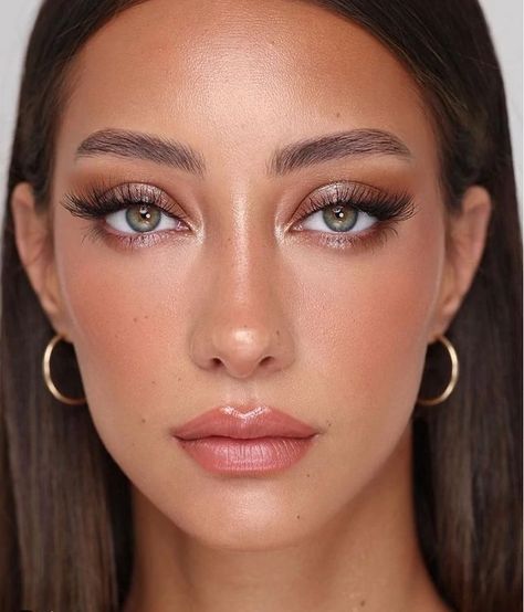 Wedding Hairstyles And Makeup, Matte Make Up, Grad Hair, Bronze Makeup Look, Shimmery Makeup, Summer Wedding Makeup, Looks For Green Eyes, Wedding Eye Makeup, Makeup Looks For Green Eyes