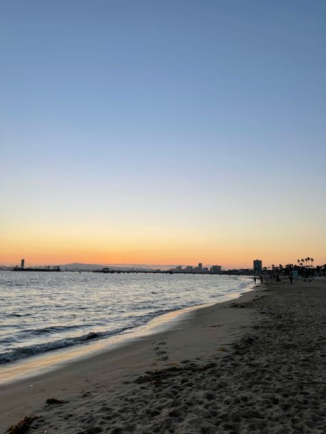 Oceanside Beach California, Long Beach University California, Los Angeles Aesthetic Beach, Cal State Long Beach Aesthetic, Cali Beach Aesthetic, La Beach Aesthetic, Long Beach California Aesthetic, Long Beach Aesthetic, Summer In Usa