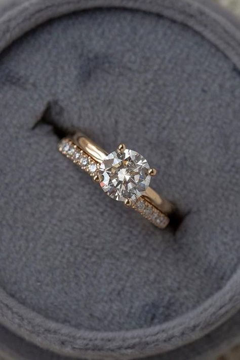 Morden Wedding Dresses, Gold Wedding Ring With Diamonds, Rings Engagement And Wedding Band Set, Wedding Rings Women Gold, 0.5ct Diamond Ring, Gold And Diamond Wedding Rings, Wedding Band Rings Women, Wedding Band With Ring, Round Diamond Ring With Wedding Band