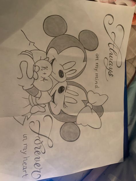 What To Draw Your Boyfriend, Mickey Mouse Love Drawing, Mini And Mickey Drawings, Drawing Ideas For Love Letter, Picture To Draw For Boyfriend, 2 Year Anniversary Drawing, Mickey And Minnie Drawings Easy, Mickey Minnie Drawing, Cute Ideas To Draw For Your Boyfriend