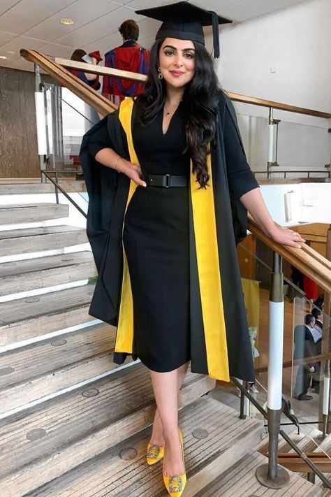 Convocation Dress Graduation, University Graduation Outfit Classy, Convocation Outfit Graduation, Graduation Outfit Ideas Plus Size, University Graduation Dresses, Graduation Outfit Ideas High School, Convocation Outfit, University Graduation Outfit, Graduation Outfit Ideas University