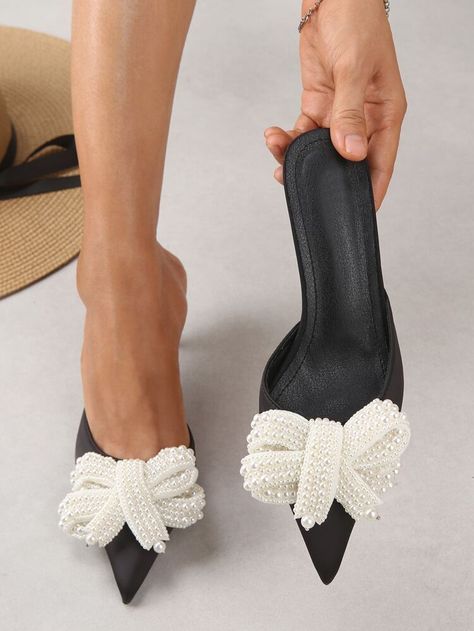 Trendy Pumps, Mule Pumps, Bow Decor, Black Pumps, Beautiful Shoes, Cute Shoes, Shopping List, Women's Pumps, Wedding Shoes