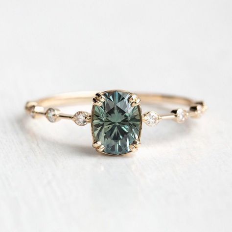 Most Beautiful Engagement Rings, Dream Engagement Rings, Beautiful Engagement Rings, Vintage Engagement, Sapphire Engagement, Rings Simple, Engagement Rings Sapphire, Gold Engagement Rings, Unique Engagement Rings