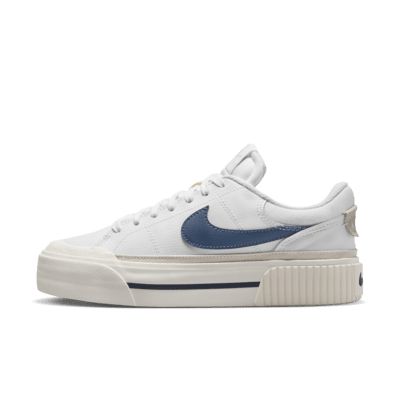 Nike Court Legacy Lift, Court Legacy Lift, Nike Shoes Women Fashion, Nike Court Legacy, Shoes For School, Back To School Shoes, White Nike Shoes, Cute Sneakers, Popular Shoes