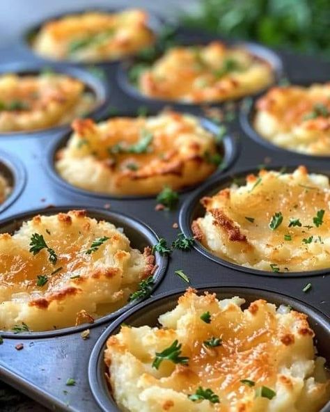 Mashed Potato Puffs Recipe, Mashed Potato Cups, Mashed Potato Puffs, Garlic Parmesan Mashed Potatoes, Potato Cups, Parmesan Mashed Potatoes, Potato Appetizers, Potato Puffs, Cheesy Mashed Potatoes